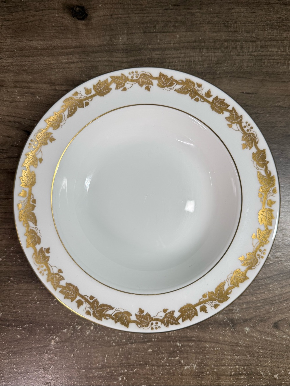 6 Wedgwood Whitehall W4001 Rim Soup Bowls 8” Bone China Gold Grape Vine England